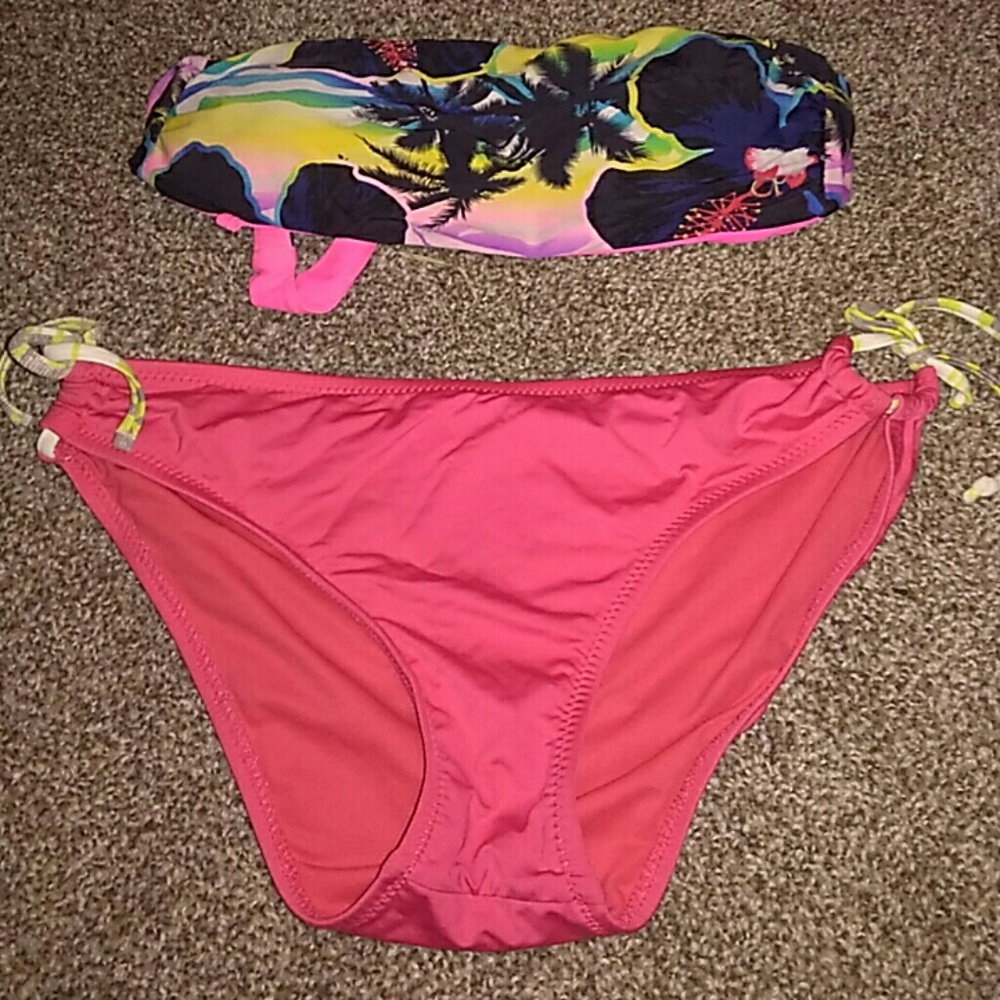 Strapless bikini